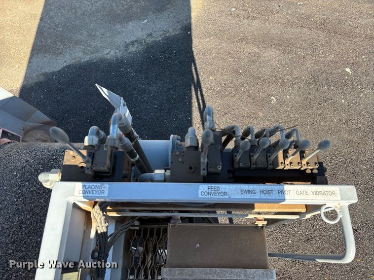 image for item EL5996 2000 International 5500I stone slinger