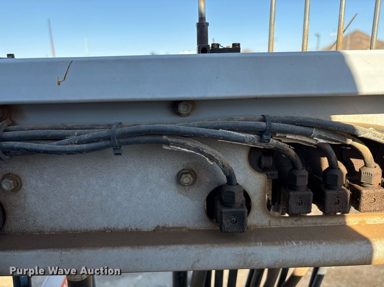 image for item EL5996 2000 International 5500I stone slinger