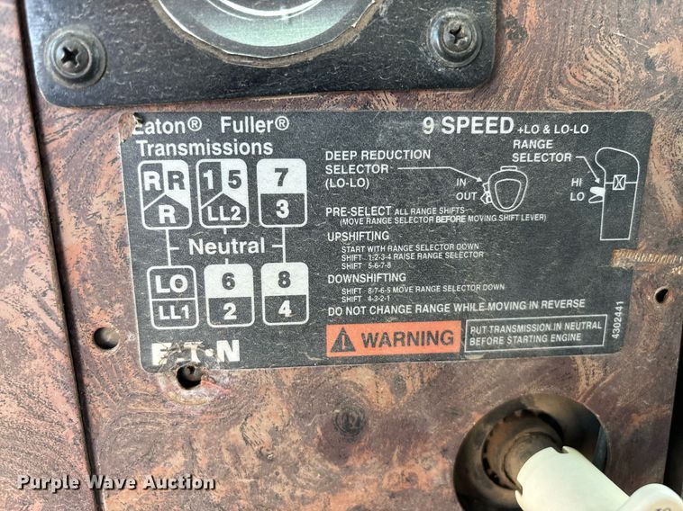 image for item EL5996 2000 International 5500I stone slinger