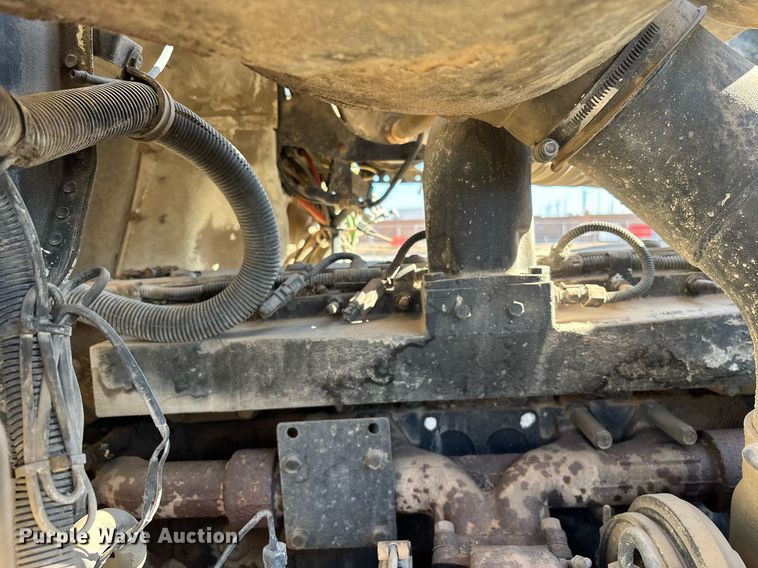 image for item EL5996 2000 International 5500I stone slinger