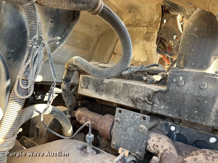 image for item EL5996 2000 International 5500I stone slinger