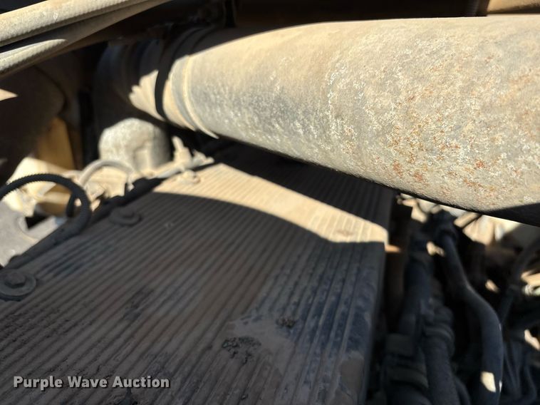 image for item EL5996 2000 International 5500I stone slinger