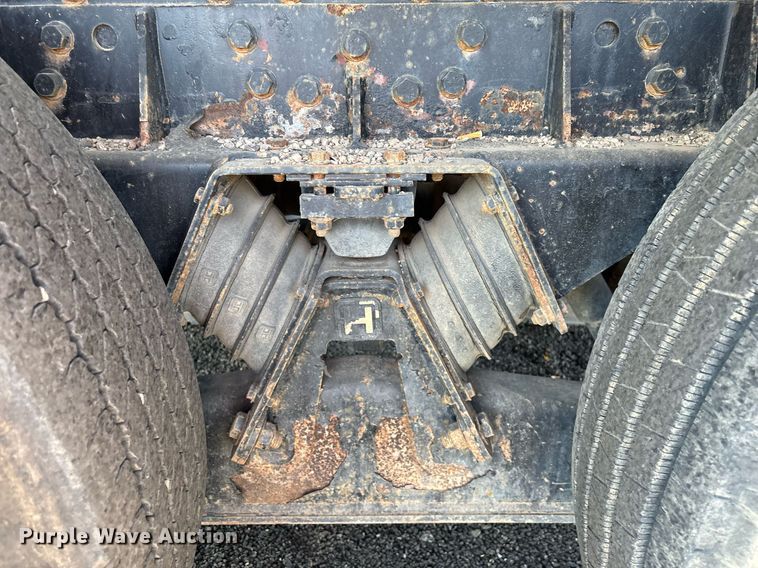 image for item EL5996 2000 International 5500I stone slinger