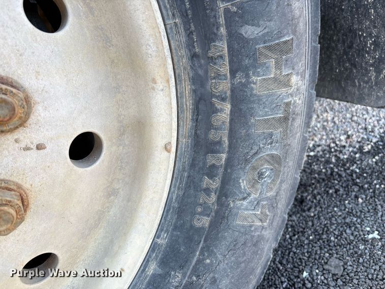 image for item EL5996 2000 International 5500I stone slinger