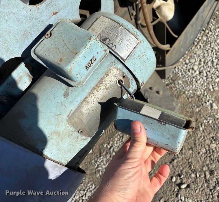 image for item EM0013 Wilton 7020 metal band saw