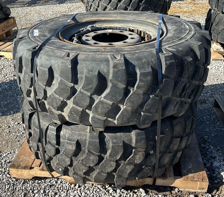 image for item EM0017 (5) Michelin 395/85R 20 XML tires and wheels