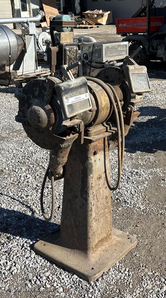 image for item EM0023 Millers Falls 8610 pedestal grinder