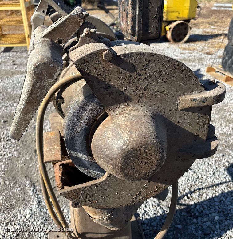 image for item EM0023 Millers Falls 8610 pedestal grinder