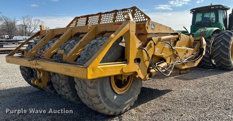 image for item EM0027 2012 John Deere 2112C scraper