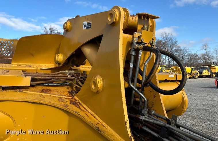 image for item EM0027 2012 John Deere 2112C scraper