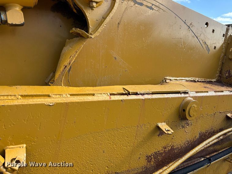 image for item EM0027 2012 John Deere 2112C scraper