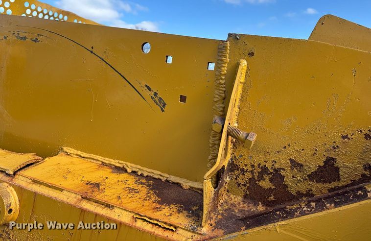 image for item EM0027 2012 John Deere 2112C scraper