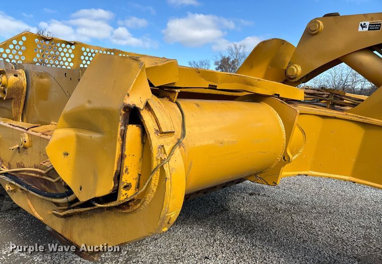 image for item EM0027 2012 John Deere 2112C scraper