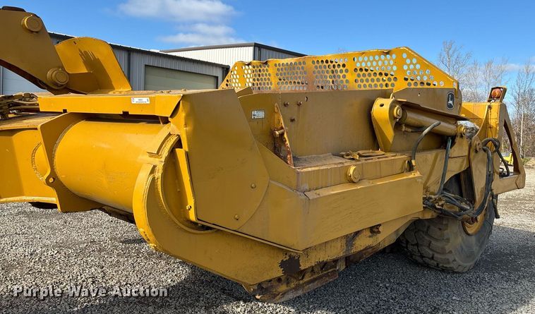 image for item EM0027 2012 John Deere 2112C scraper