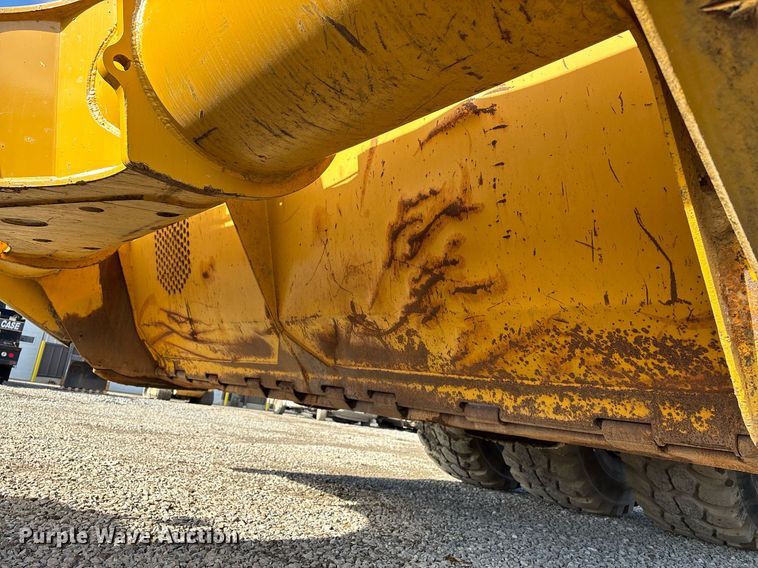 image for item EM0027 2012 John Deere 2112C scraper