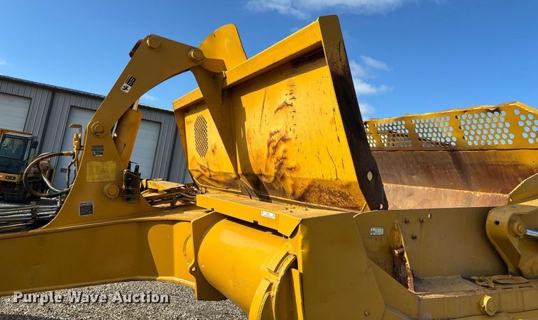 image for item EM0027 2012 John Deere 2112C scraper