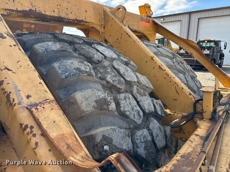 image for item EM0027 2012 John Deere 2112C scraper