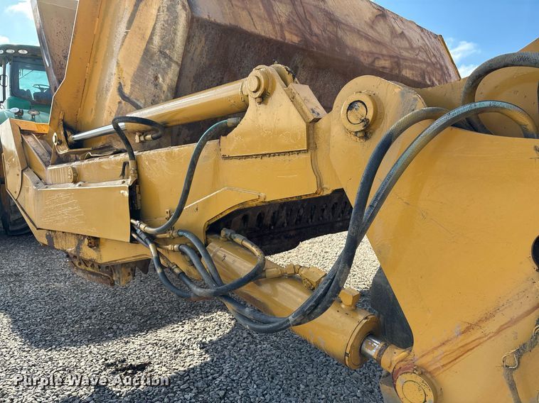 image for item EM0027 2012 John Deere 2112C scraper