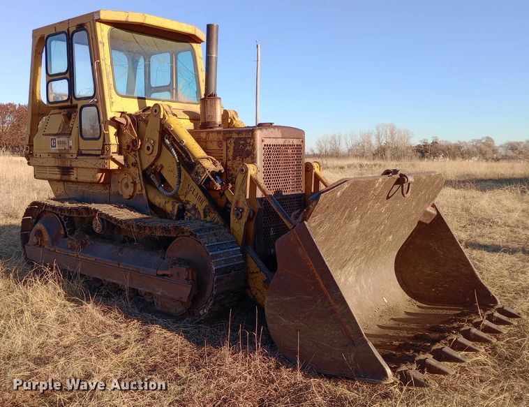 image for item EN8609 1972 Caterpillar  955L track loader