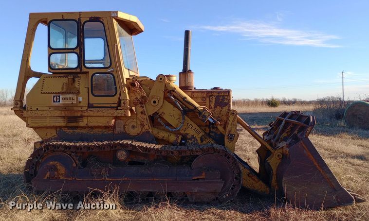 image for item EN8609 1972 Caterpillar  955L track loader