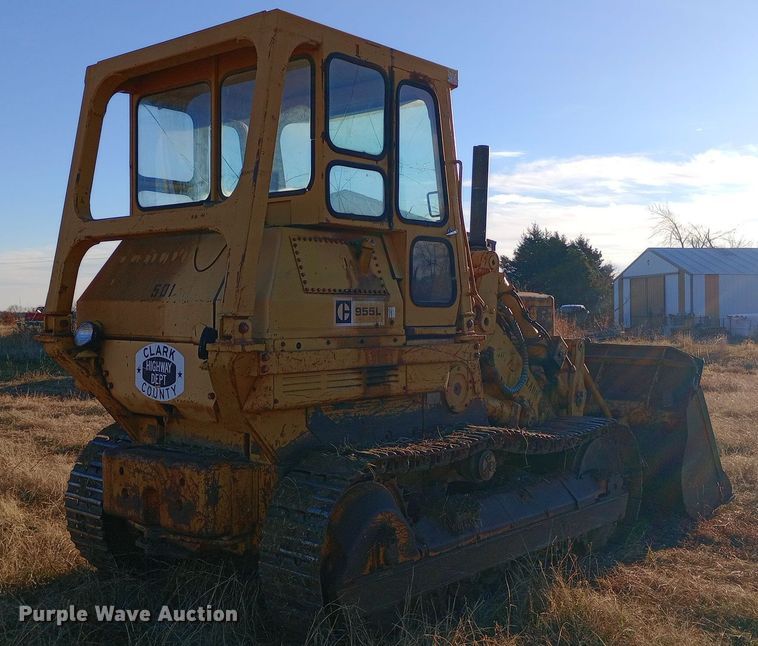 image for item EN8609 1972 Caterpillar  955L track loader