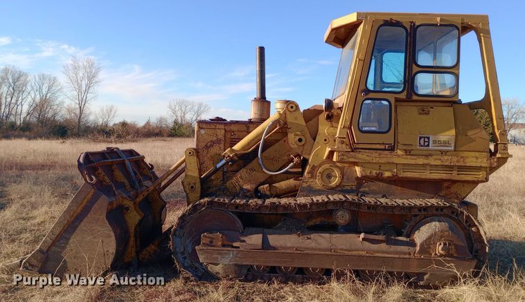 image for item EN8609 1972 Caterpillar  955L track loader