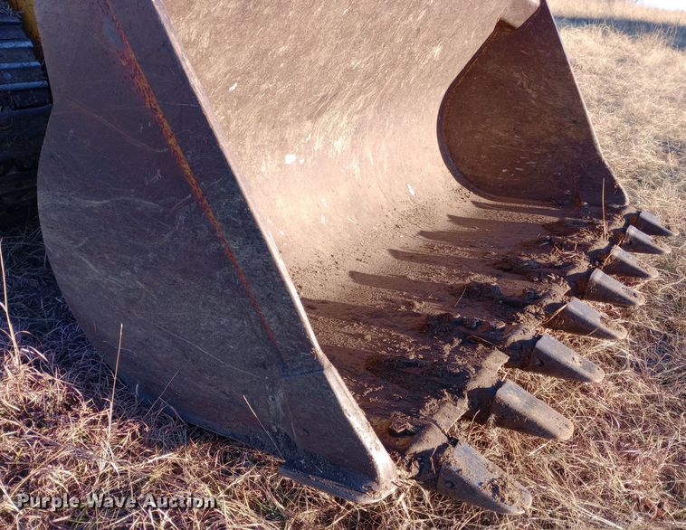 image for item EN8609 1972 Caterpillar  955L track loader