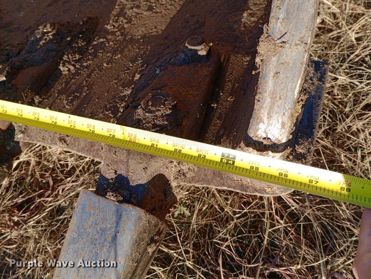 image for item EN8609 1972 Caterpillar  955L track loader