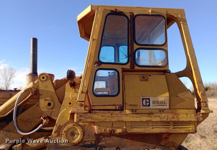 image for item EN8609 1972 Caterpillar  955L track loader