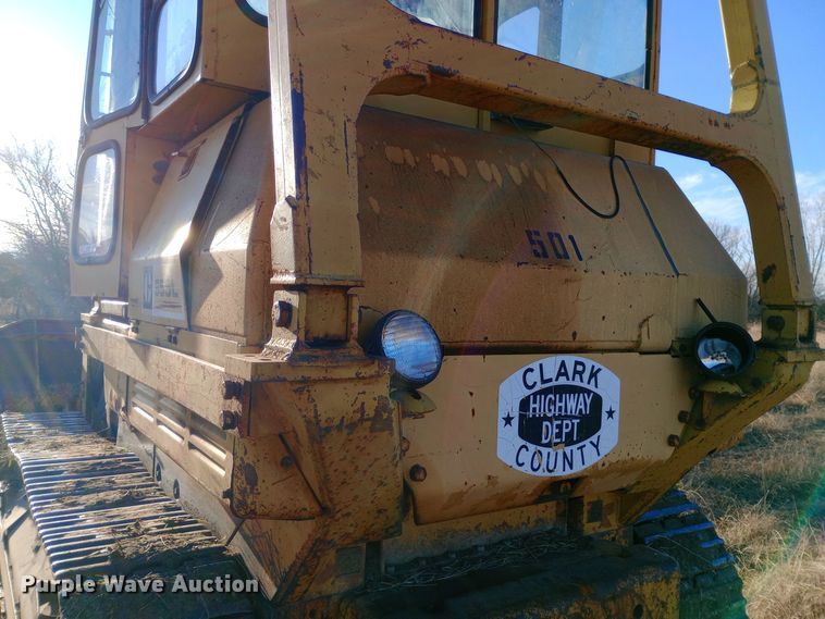 image for item EN8609 1972 Caterpillar  955L track loader