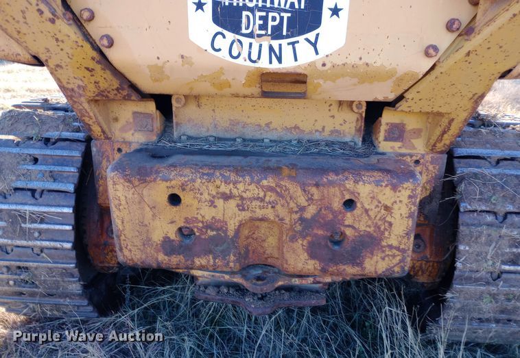 image for item EN8609 1972 Caterpillar  955L track loader