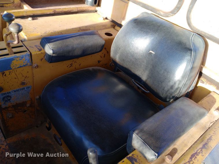 image for item EN8609 1972 Caterpillar  955L track loader