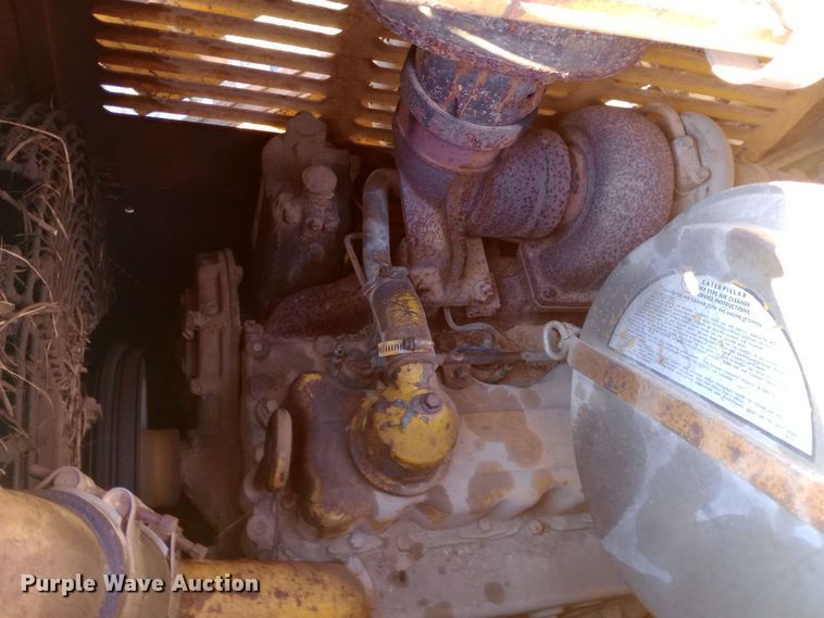 image for item EN8609 1972 Caterpillar  955L track loader