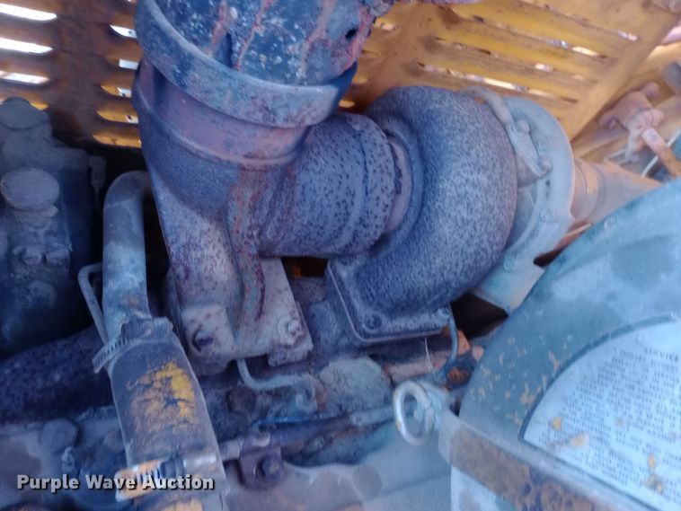 image for item EN8609 1972 Caterpillar  955L track loader