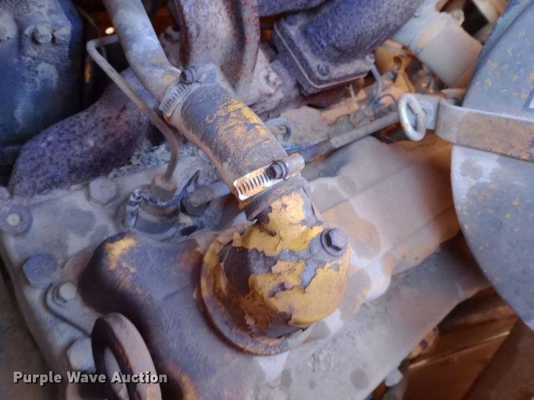 image for item EN8609 1972 Caterpillar  955L track loader