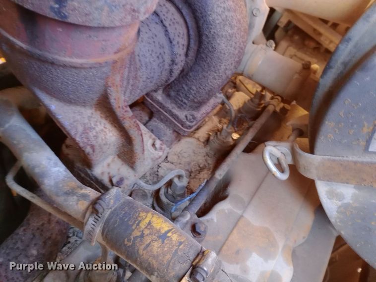 image for item EN8609 1972 Caterpillar  955L track loader