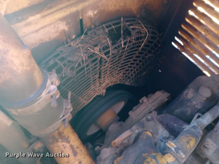 image for item EN8609 1972 Caterpillar  955L track loader