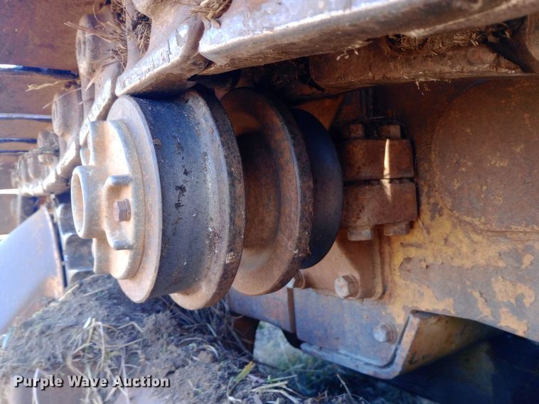 image for item EN8609 1972 Caterpillar  955L track loader