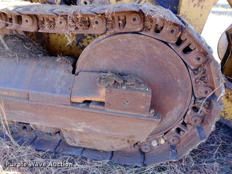 image for item EN8609 1972 Caterpillar  955L track loader