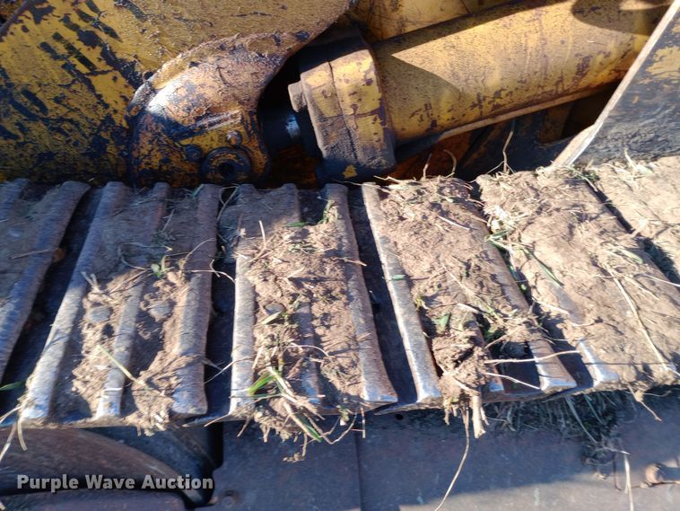 image for item EN8609 1972 Caterpillar  955L track loader