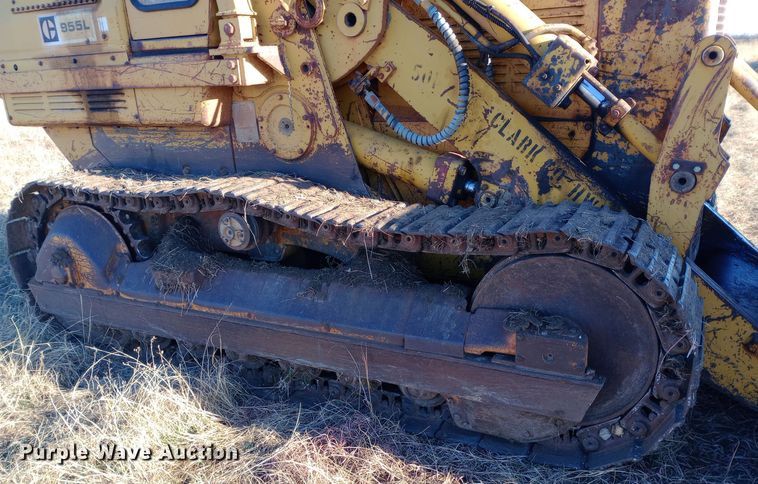 image for item EN8609 1972 Caterpillar  955L track loader