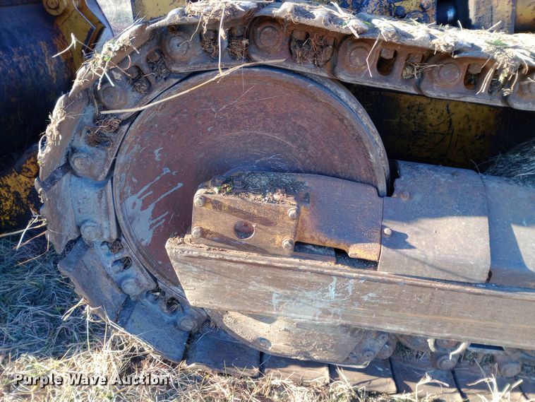 image for item EN8609 1972 Caterpillar  955L track loader