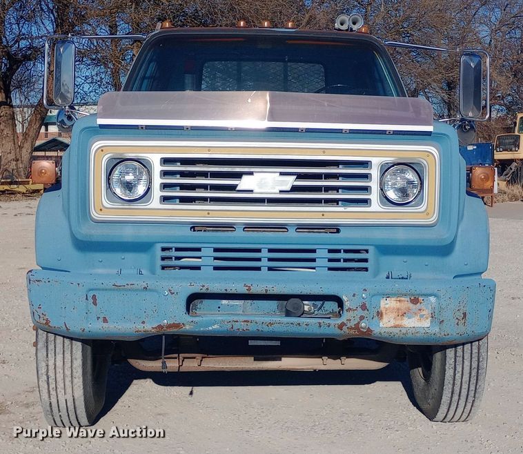image for item EN8610 1989 Chevrolet  C70 Custom Deluxe dump truck
