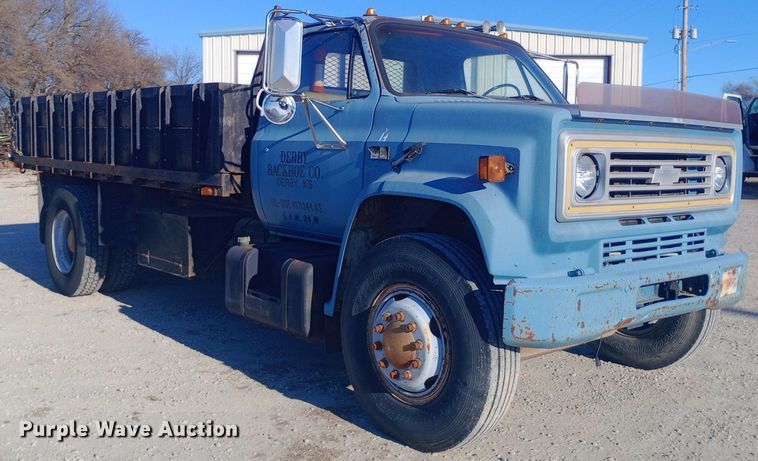 image for item EN8610 1989 Chevrolet  C70 Custom Deluxe dump truck
