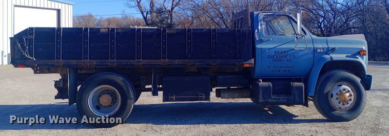 image for item EN8610 1989 Chevrolet  C70 Custom Deluxe dump truck