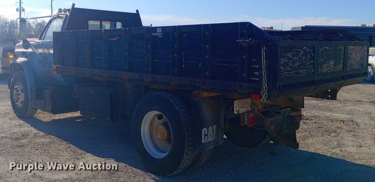 image for item EN8610 1989 Chevrolet  C70 Custom Deluxe dump truck