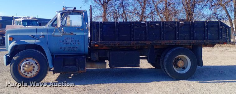 image for item EN8610 1989 Chevrolet  C70 Custom Deluxe dump truck