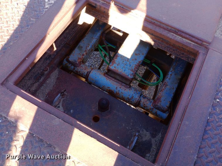 image for item EN8610 1989 Chevrolet  C70 Custom Deluxe dump truck