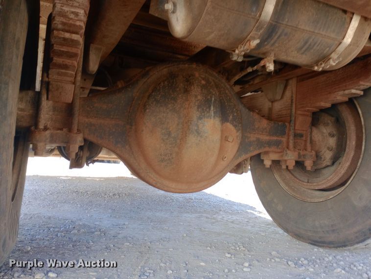 image for item EN8610 1989 Chevrolet  C70 Custom Deluxe dump truck