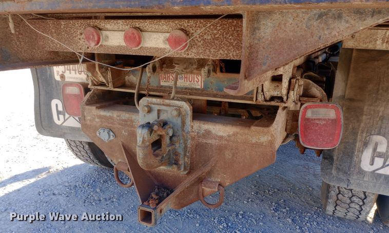 image for item EN8610 1989 Chevrolet  C70 Custom Deluxe dump truck